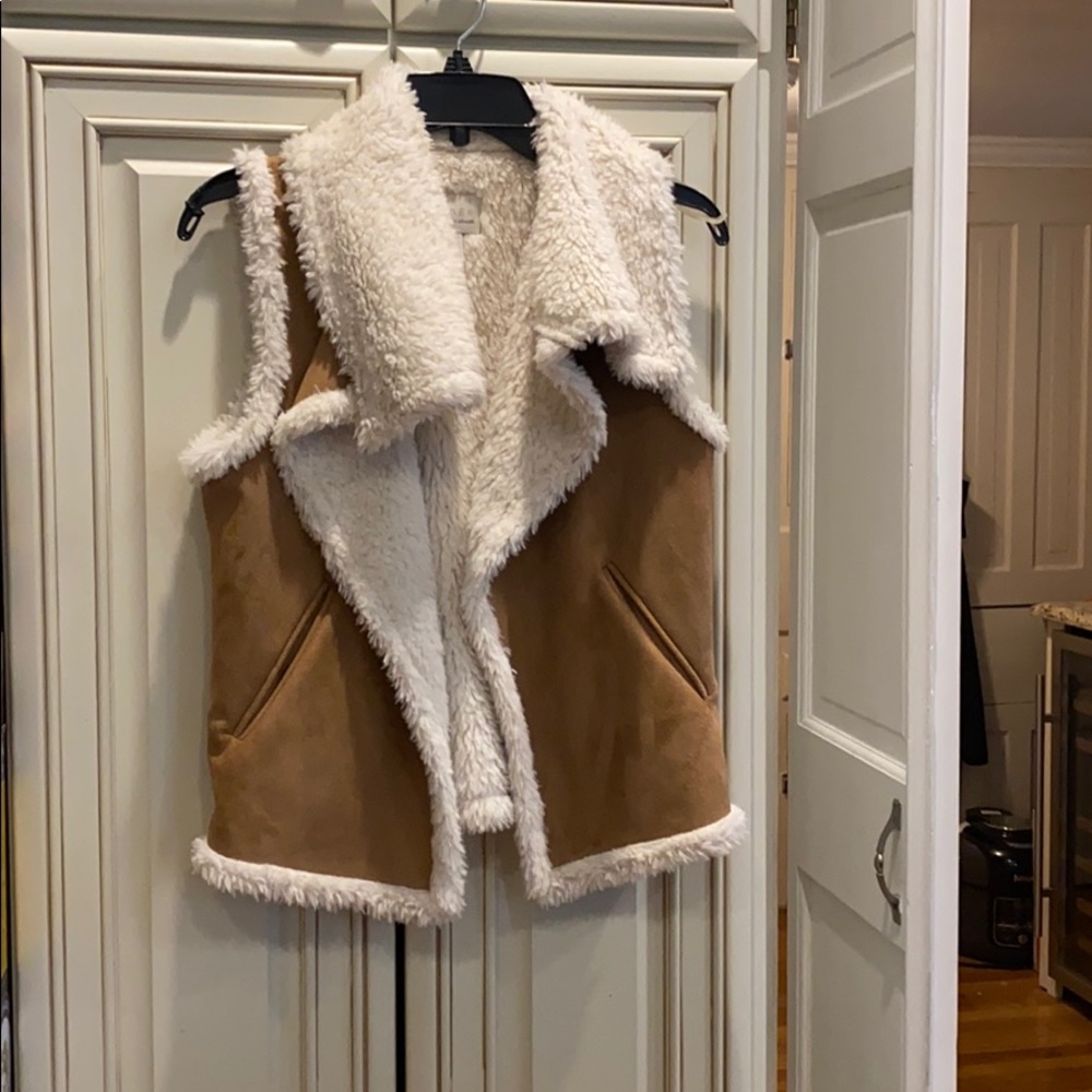 Like New- Worn 1-2x Hinge XS vest.